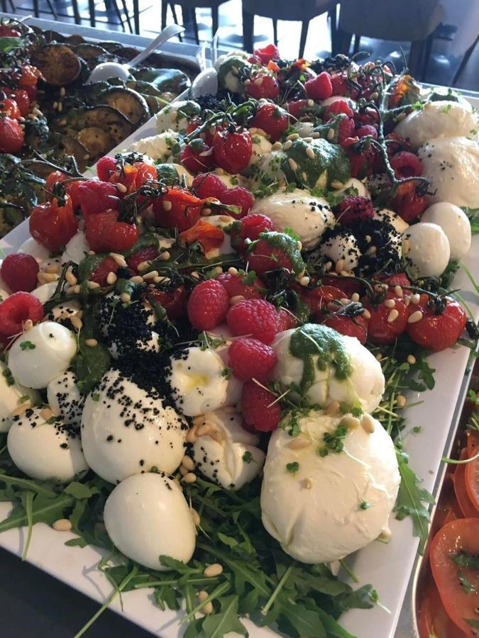ניופלד אן דר ליתה Neufeldersee Hotel & Restaurant מראה חיצוני תמונה